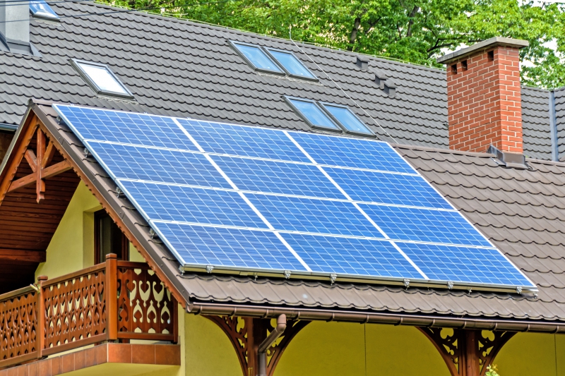 chauffagiste-AUPS-min_solar-panels-1477987